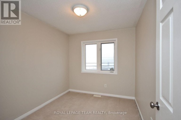 29564230/139-oakfield-crescent/longfields/ottawa/ontario/K2J5H8_18