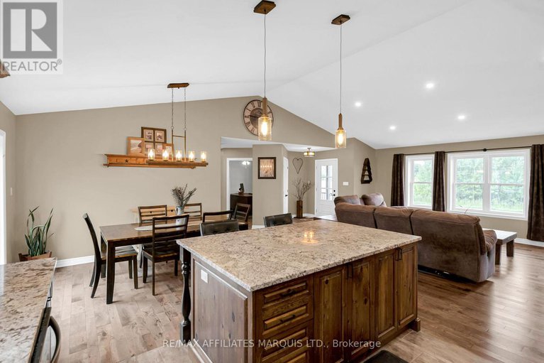 28797293/6840-lalonde-boulevard/south-glengarry-charlottenburgh-twp/south-glengarry/ontario/K0C2E0_13