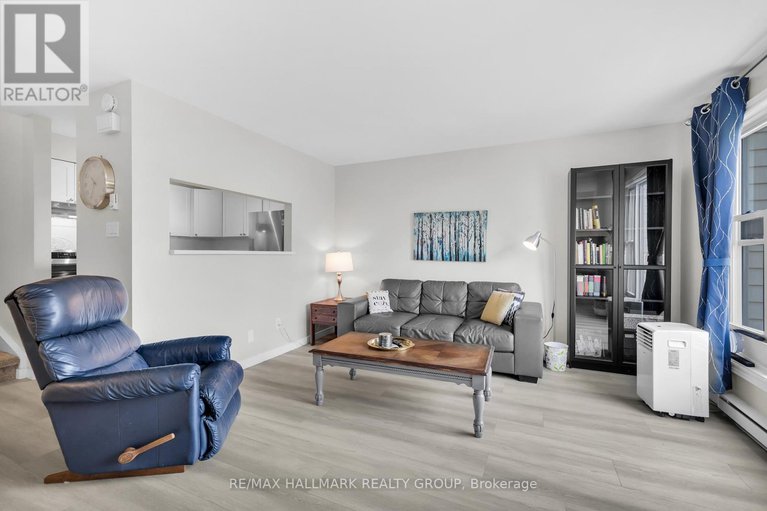 28720847/c-19-banner-road/sheahan-estatestrend-village/ottawa/ontario/K2H8T3_5