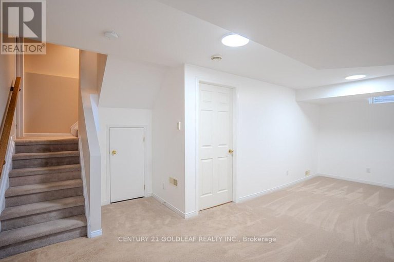 29137648/4-schoolhouse-private/lindenlea/ottawa/ontario/K1M2J5_32