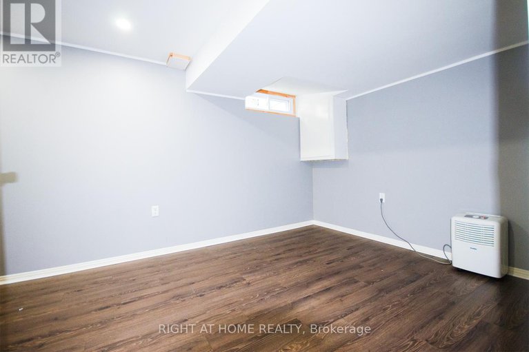 28595701/35-tybalt-crescent/westcliffe-estates/ottawa/ontario/K2H8J6_14