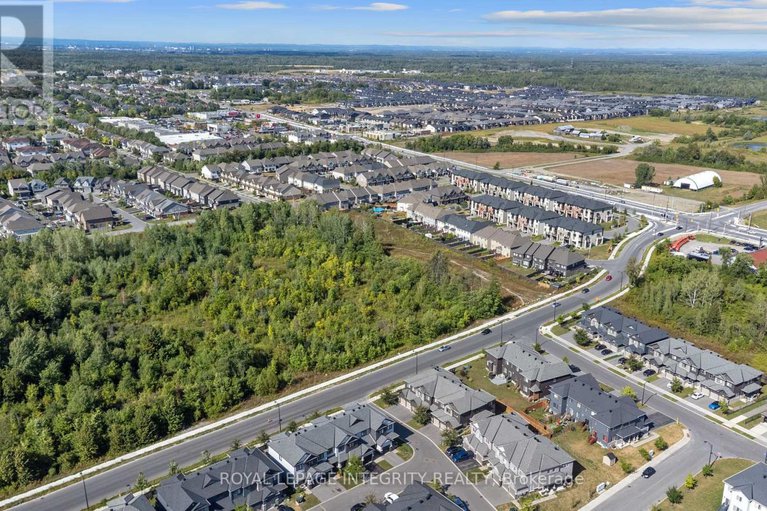 28817438/508-escapade-private/blossom-parkkemp-parkfindlay-creek/ottawa/ontario/K1X0J1_27