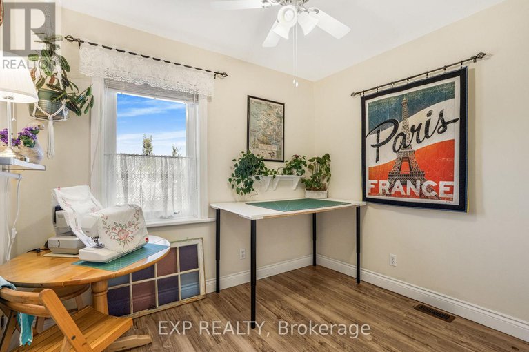 28642527/93-high-street/vankleek-hill/champlain/ontario/K6A1B4_19