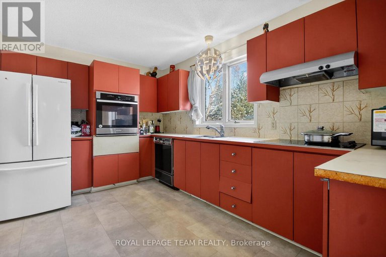 29176701/7-little-road/riverside-southgloucester-glen/ottawa/ontario/K1V1H5_6