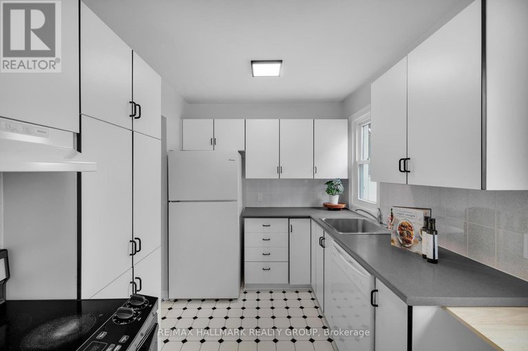 28812431/145-crerar-avenue/carlington/ottawa/ontario/K1Z7P4_8