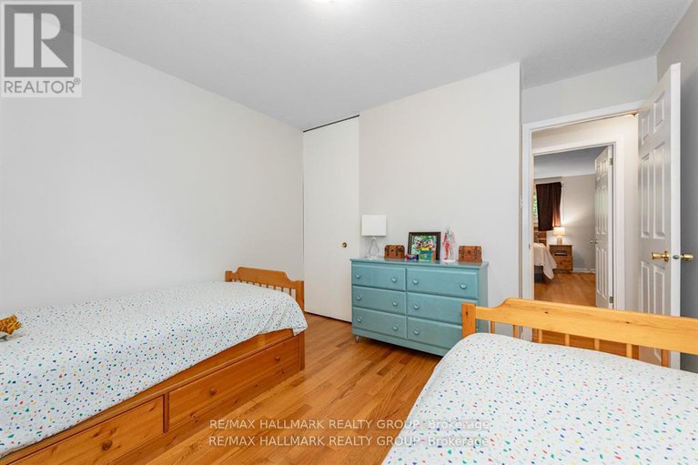 29395719/9-newbury-avenue/borden-farmstewart-farmcarleton-heightsparkwood-hills/ottawa/ontario/K2E6K7_21