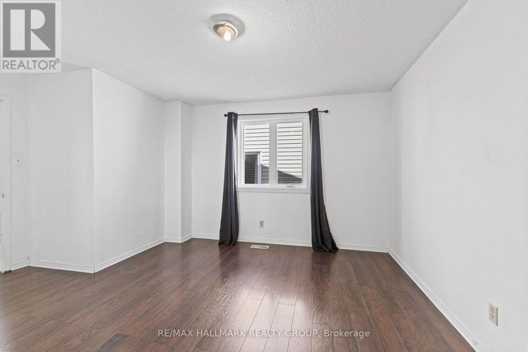 28647827/2-hackett-street/hunt-club-woods/ottawa/ontario/K1V0P8_25