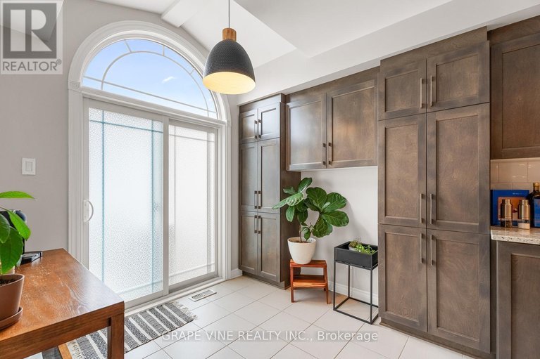 29235823/568-voie-du-pin-rouge-way/mer-bleuebradley-estatesanderson-park/ottawa/ontario/K1W0C4_13