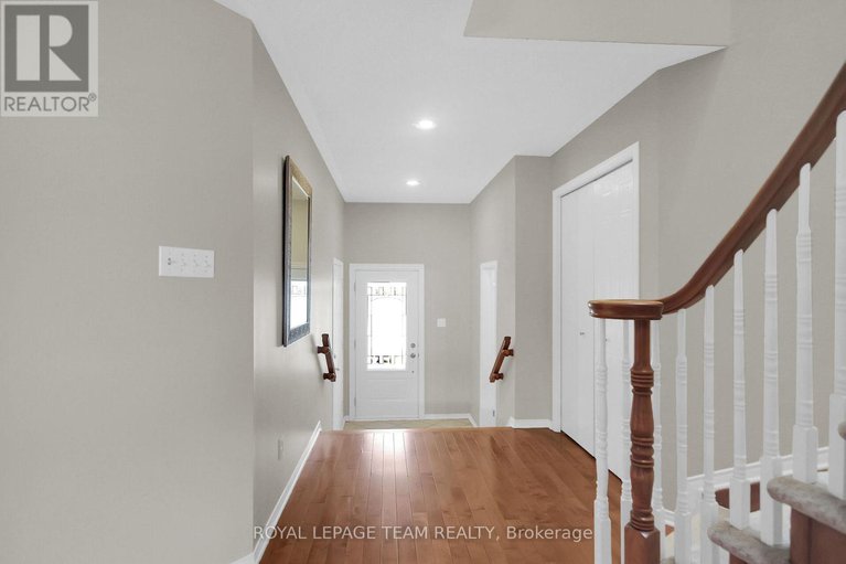 28277167/484-meadowbreeze-drive/emerald-meadowstrailwest/ottawa/ontario/K2M2T6_3