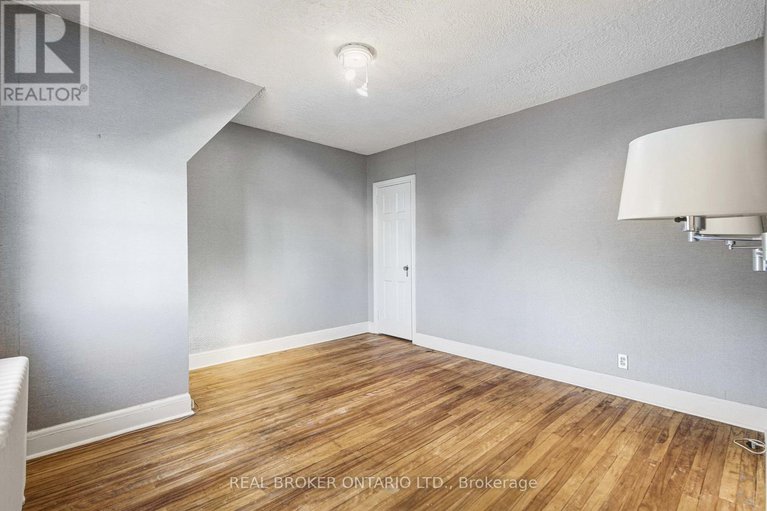 29056029/43-reid-avenue/civic-hospital/ottawa/ontario/K1Y1S5_25