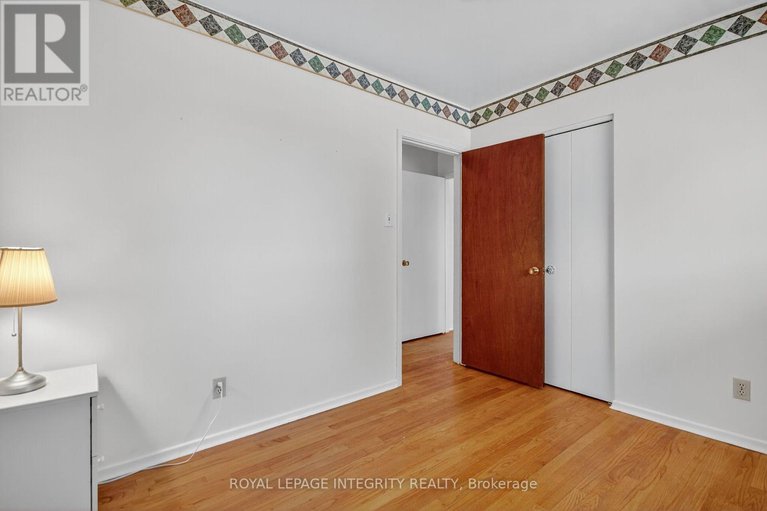 29006846/2106-dunelm-street/elmvale-acresurbandale/ottawa/ontario/K1G2S3_29