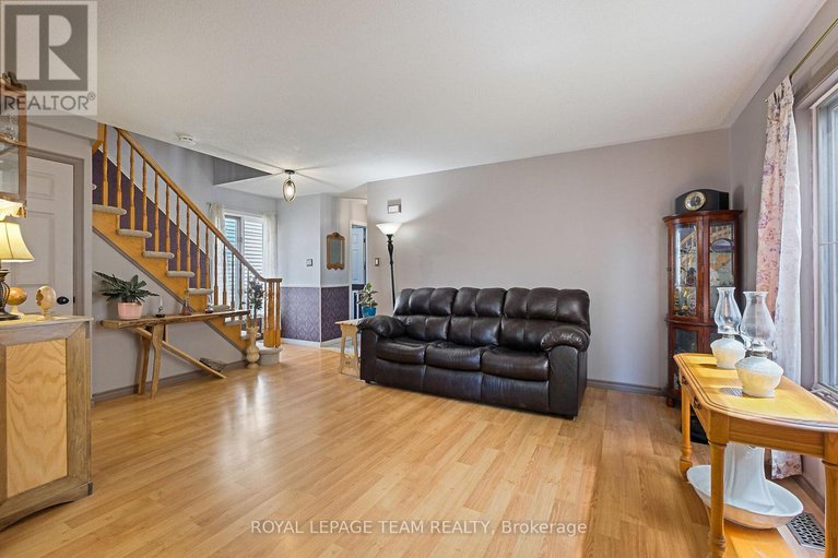 28526428/50-rowe-drive/katimavik/ottawa/ontario/K2L3Y7_9