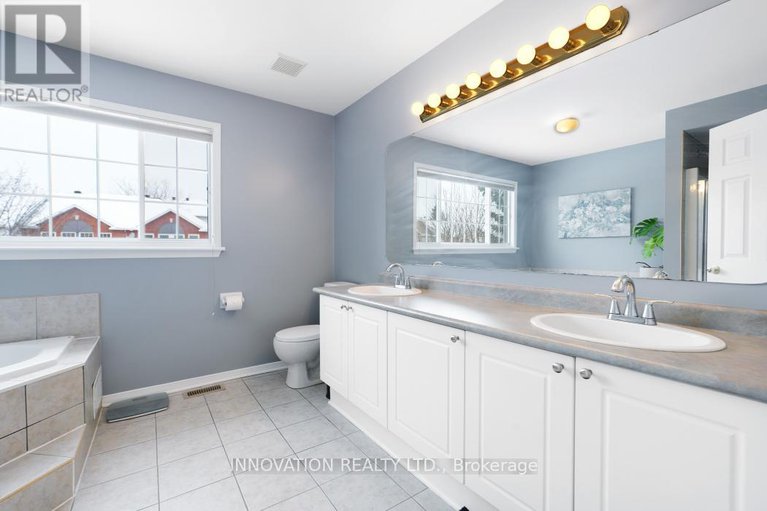 29358021/1500-ambassador-avenue/carson-grove/ottawa/ontario/K1J1G5_21