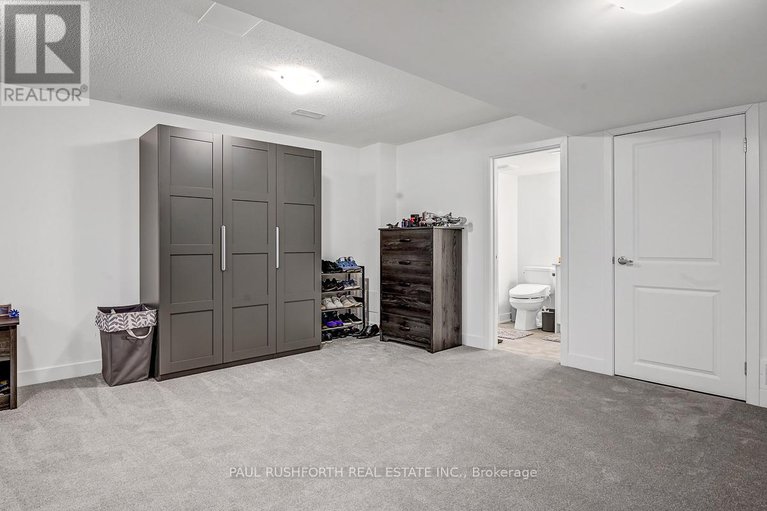 29134887/28-mendoza-way/emerald-meadowstrailwest/ottawa/ontario/K2S2S6_31