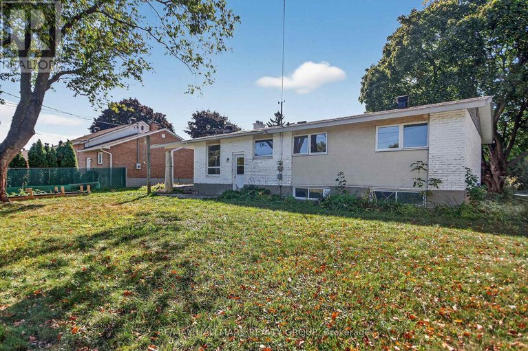 28940176/3-sutton-place/city-viewskylinefisher-heightsparkwood-hills/ottawa/ontario/K2E5G1_25