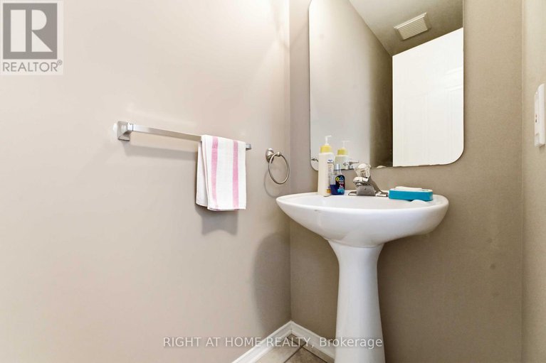 29392992/6254-sablewood-place/chapel-hill/ottawa/ontario/K1C7M5_13