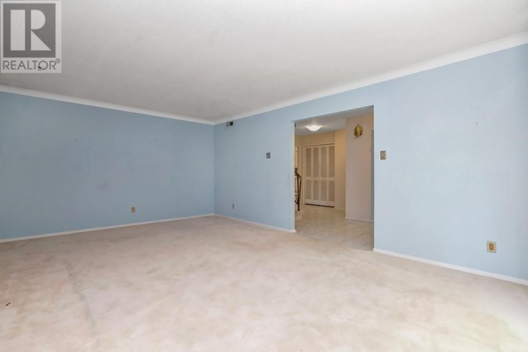 28544355/968-sadler-crescent/whitehaven/ottawa/ontario/K2B5H7_8