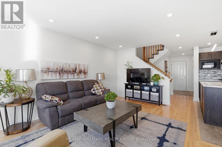 29383007/250-dion-avenue/town-of-rockland/clarence-rockland/ontario/K4K0M3_13