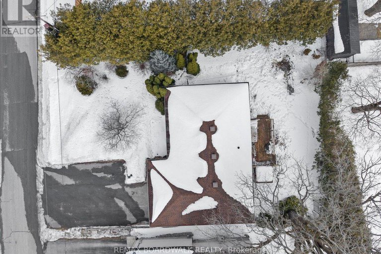 29447126/21-turtleback-way-drive/stittsville-south/ottawa/ontario/K2S1P8_81