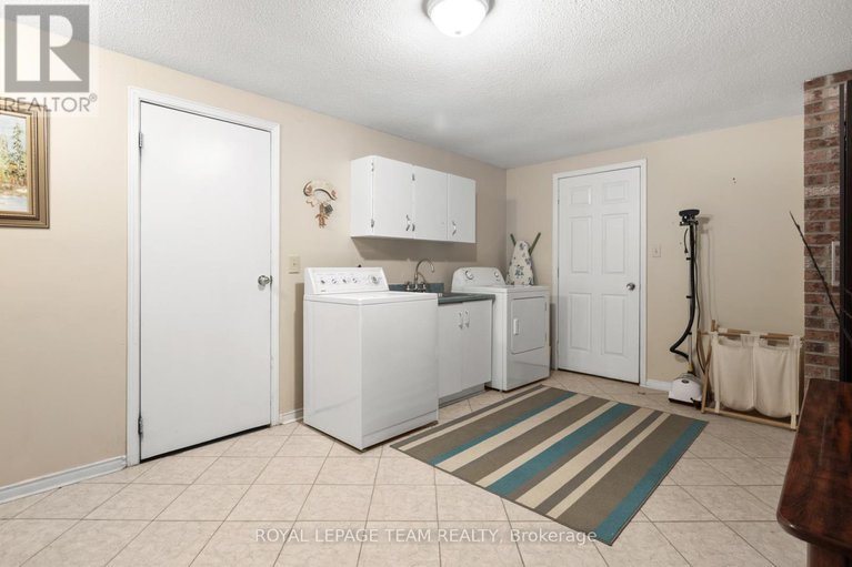27932475/44-sycamore-drive/arbeatha-park/ottawa/ontario/K2H8K3_23
