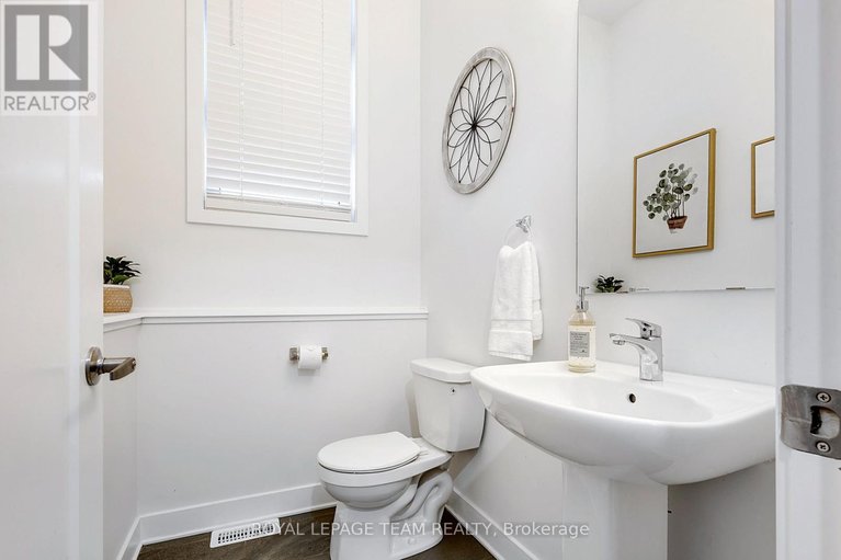 29514785/223-turnbuckle-crescent/half-moon-bay/ottawa/ontario/K2J7B7_6