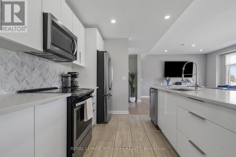 29648108/2722-draper-avenue/redwood-park/ottawa/ontario/K2H0C4_18