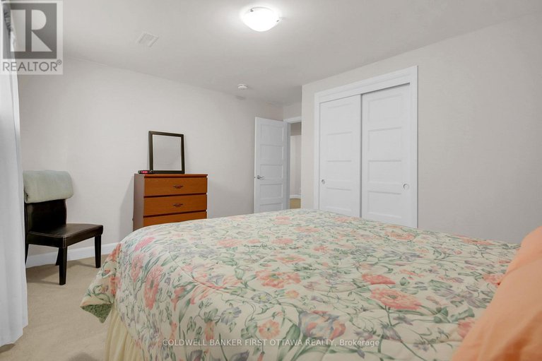 28739997/893-artemis-circle/manotick-south-to-roger-stevens/ottawa/ontario/K4M0H7_27