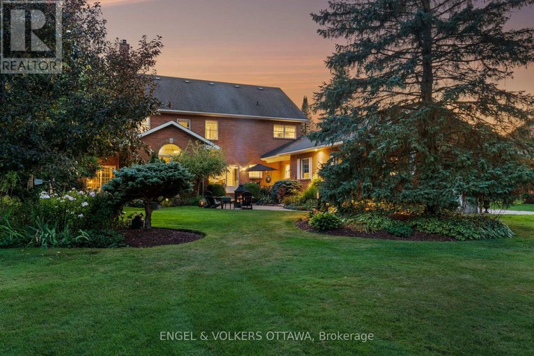 28923868/5557-pettapiece-crescent/manotick-village-manotick-estates/ottawa/ontario/K4M1C5_47