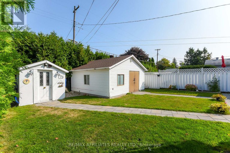 28929564/323-fullerton-avenue/overbrookcastle-heights/ottawa/ontario/K1K1K2_43