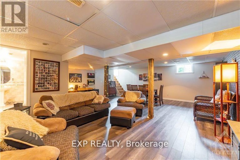 28509476/50-victoria-street-e/alexandria/north-glengarry/ontario/K0C1A0_20