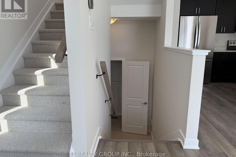 29330722/646-corporal-private/blossom-parkkemp-parkfindlay-creek/ottawa/ontario/K1X0M7_6