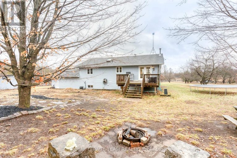 29612401/1255-old-perth-road/mississippi-mills-ramsay-twp/mississippi-mills/ontario/K0A1A0_21