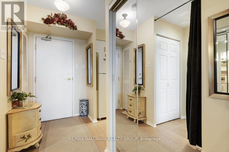 28804579/1006-545-st-laurent-boulevard/viscount-alexander-park/ottawa/ontario/K1K4H9_16