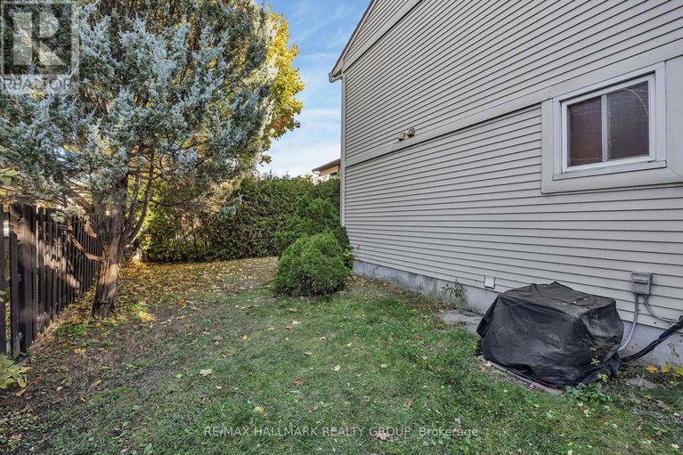 29051310/698-malibu-terrace/courtland-park/ottawa/ontario/K2C3T8_42