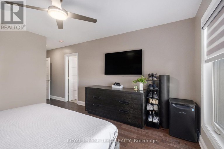 28242959/1670-ortona-avenue/carleton-heights/ottawa/ontario/K2C1W7_30
