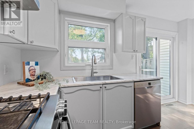 29011611/230-currell-avenue/westborohampton-park/ottawa/ontario/K1Z7J3_9