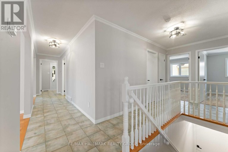 28946187/647-apollo-way/fallingbrookpineridge/ottawa/ontario/K4A1T2_11
