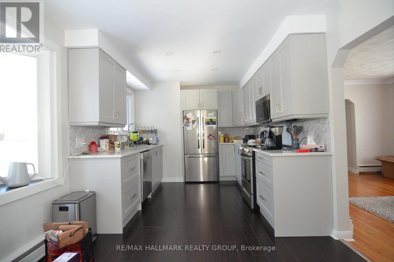 27910607/1926-belcourt-boulevard/chateauneuf/ottawa/ontario/K1C1M5_13