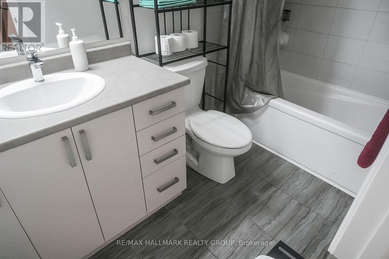 28933930/348-raheen-court-ottawa-circuit/half-moon-bay/ottawa/ontario/K2C3H2_21