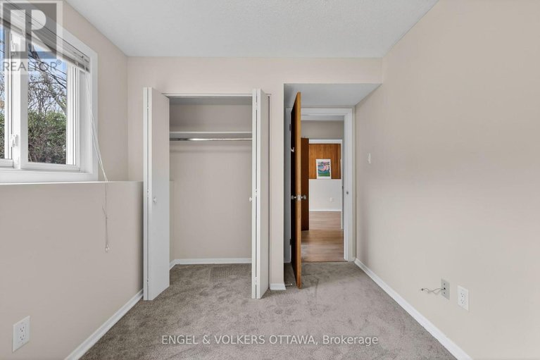 29678412/1795-devlin-crescent/playfair-park/ottawa/ontario/K1H5T5_29