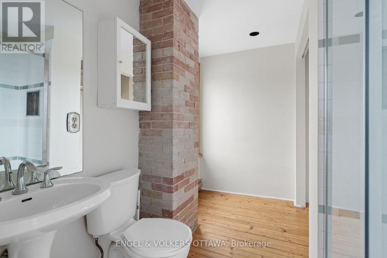 28384627/95-goulburn-avenue/sandy-hill/ottawa/ontario/K1N8C9_24