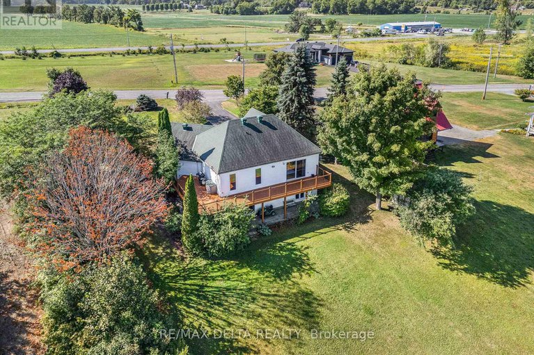 28770240/3705-old-highway-17-road/clarencerockland-twp/clarence-rockland/ontario/K4K1W2_33