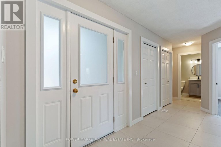 29131275/5722-kemplane-court/blackburn-hamlet-south/ottawa/ontario/K1W1B8_4