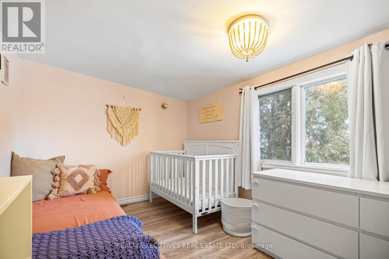 29206481/493-gladstone-street/winchester/north-dundas/ontario/K0C2K0_21