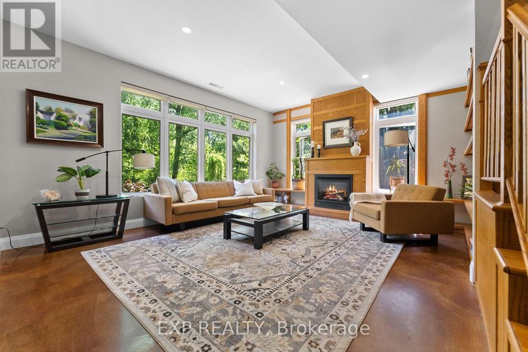 28739772/5759-queenscourt-crescent/manotick-east-to-manotick-station/ottawa/ontario/K4M1K3_13