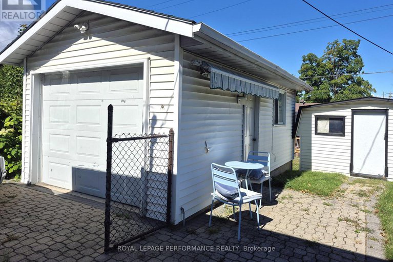 29035892/2529-roman-avenue/queensway-terrace-north/ottawa/ontario/K2B7X8_3