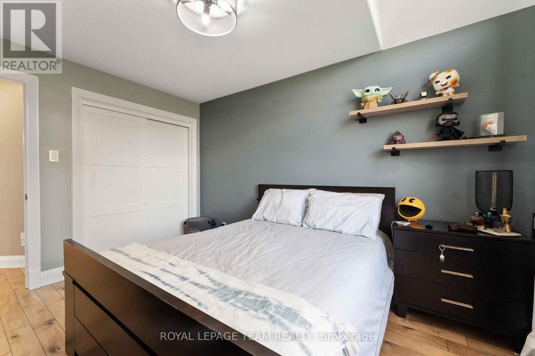 29060965/1466-rhea-place/cedardale/ottawa/ontario/K1V1H1_31