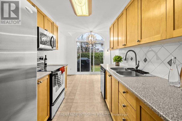 29613819/6383-sablewood-place/chapel-hill/ottawa/ontario/K1C7M3_13