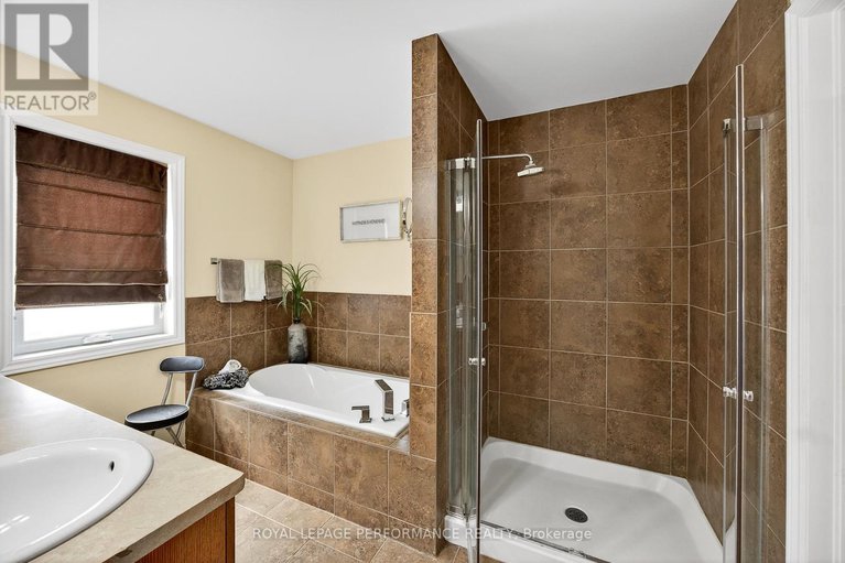 28678850/4937-canaan-road/clarencerockland-twp/clarence-rockland/ontario/K0A2A0_29