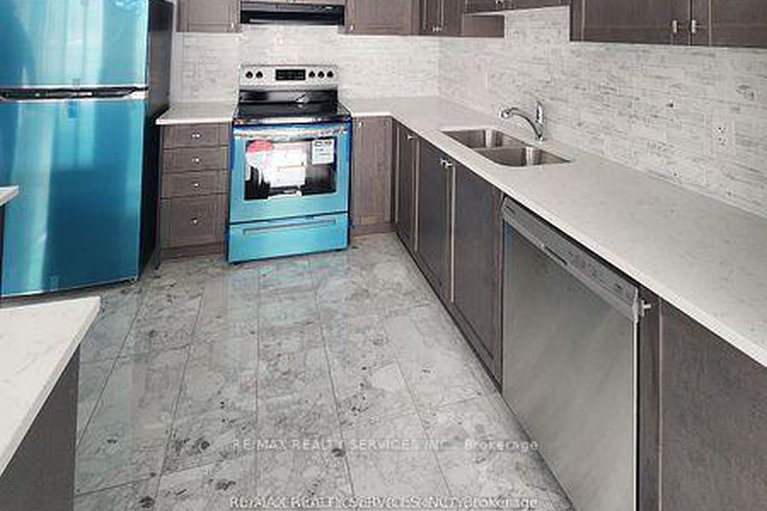 29125849/726-rouncey-road/emerald-meadowstrailwest/ottawa/ontario/K2S1B6_5